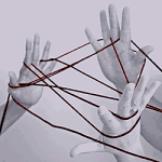 Hände spinnen Fäden zu einem Netz